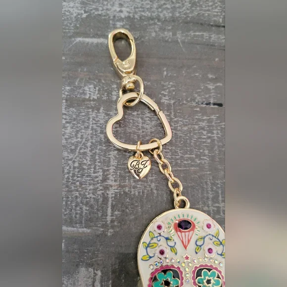 Betsey Johnson Rare Glitter Crystal Skull Key Chain - Picture 7 of 11